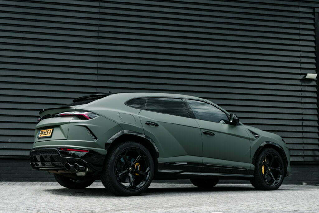 Lamborghini Urus Matte olive green